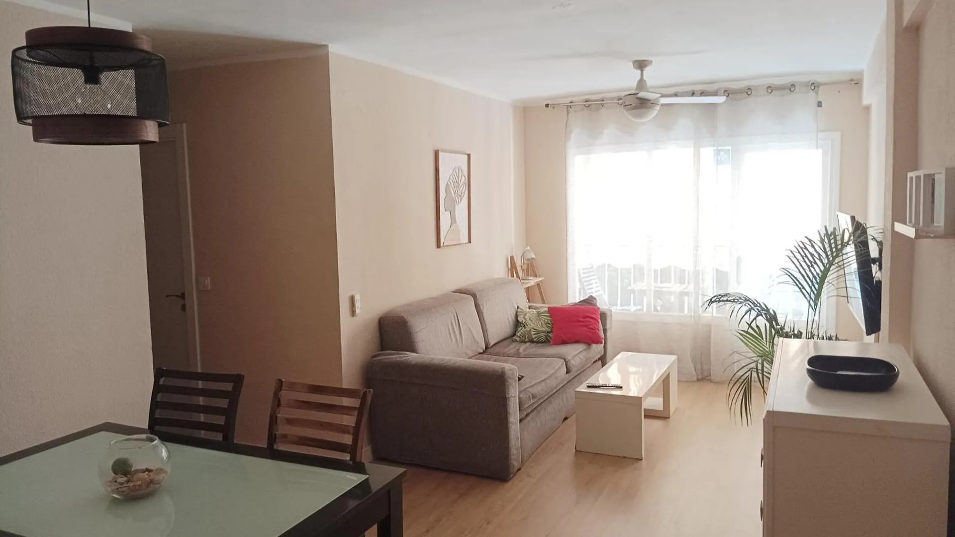 Homestay Habitaciones En Apartamento Compartido Delicias Room Cerca Del Mar, Aeropuerto, Ave Y Metro Malaga Spain