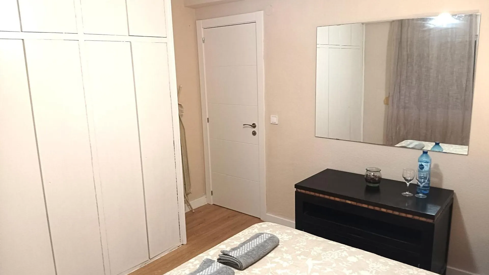 Habitaciones En Apartamento Compartido Delicias Room Cerca Del Mar, Aeropuerto, Ave Y Metro Malaga 0*,  Spain