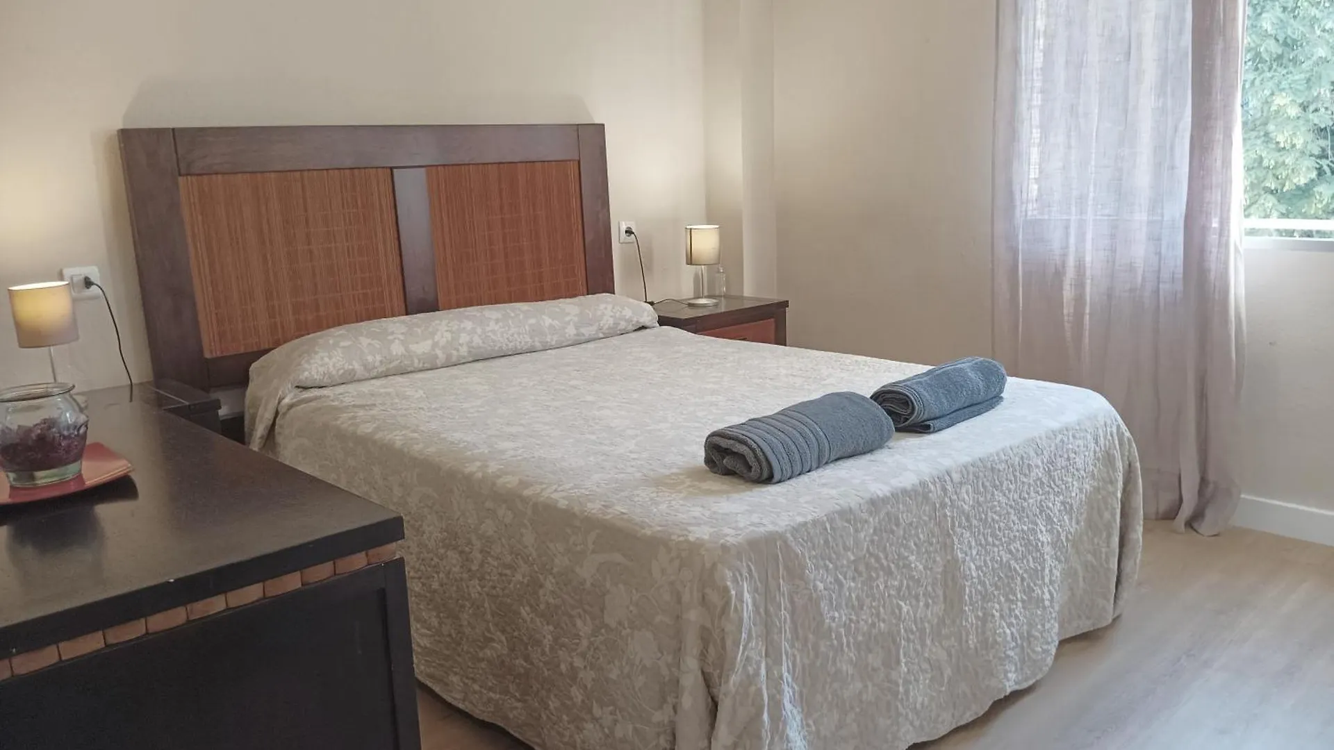 Habitaciones En Apartamento Compartido Delicias Room Cerca Del Mar, Aeropuerto, Ave Y Metro Malaga