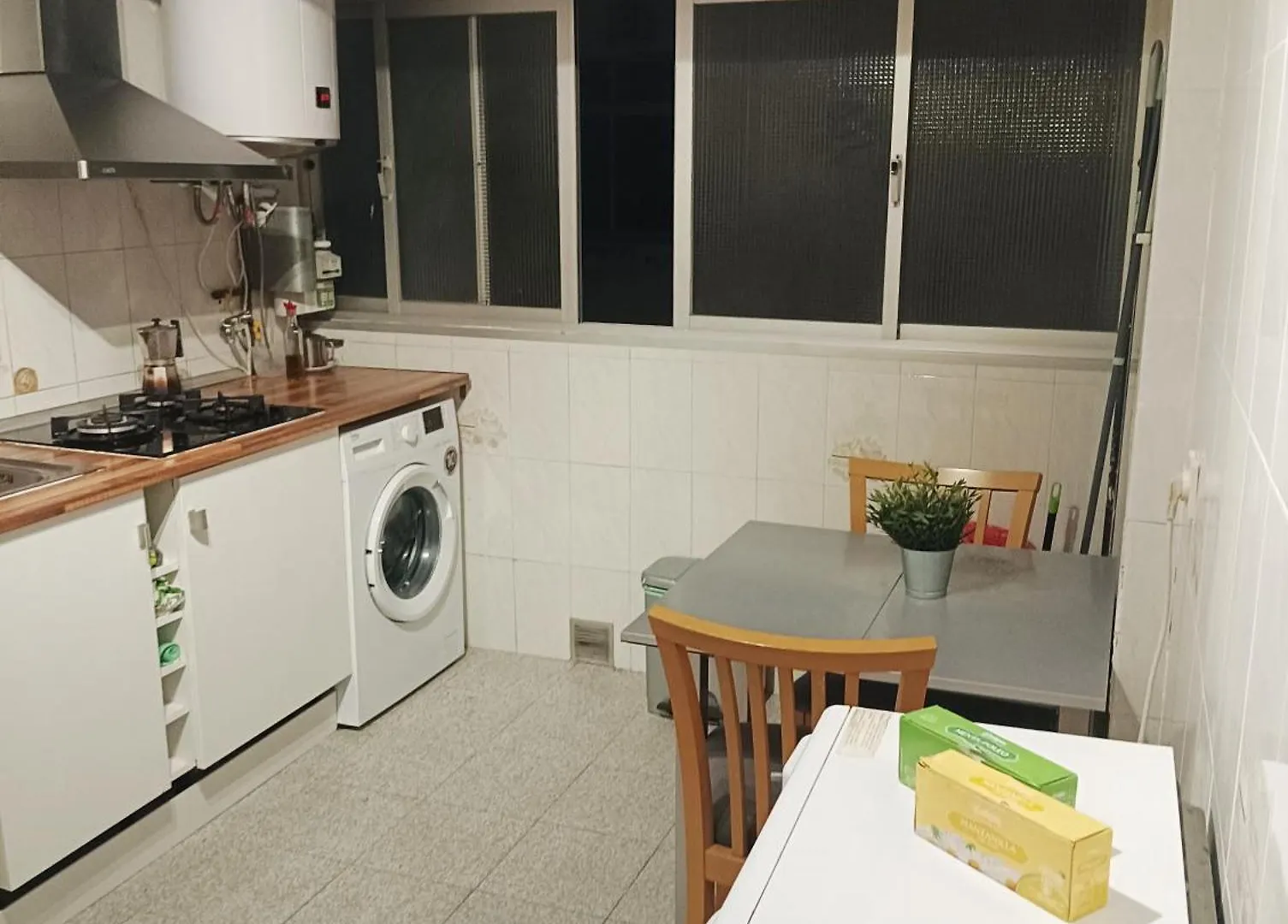 Habitaciones En Apartamento Compartido Delicias Room Cerca Del Mar, Aeropuerto, Ave Y Metro Malaga Homestay